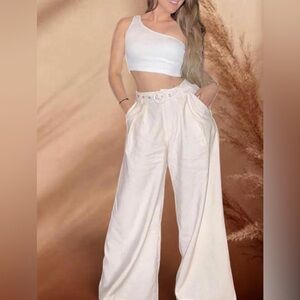 Wide leg cream elegant trousers with belt